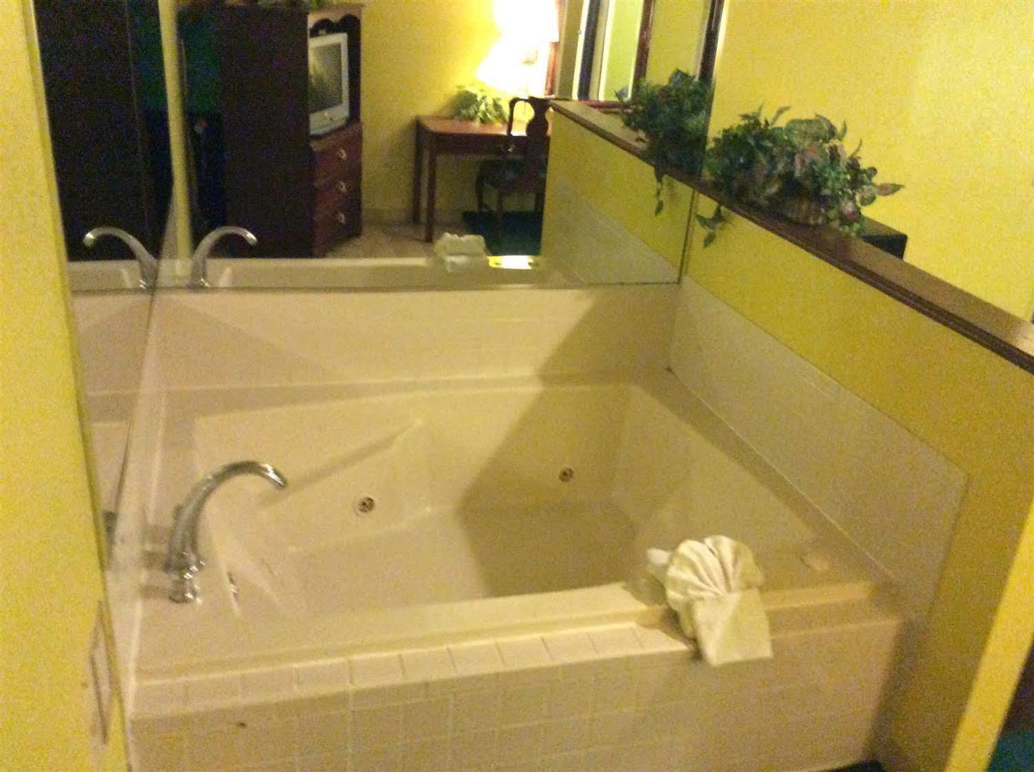Jameson Inn & Suites Bowling Green Eksteriør bilde